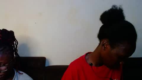 Snapshot of hotnelli chatting on October 2025 05:30:01 PM Rose online show from October 2025 05:30:01 PM