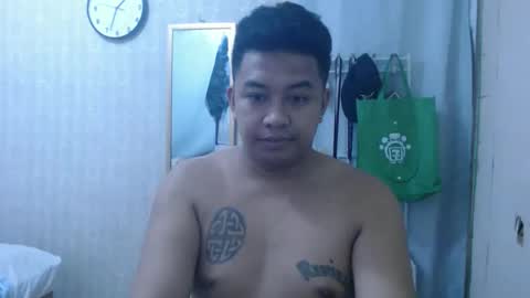 Snapshot of hotnielkhalifa chatting on April 2026 05:32:02 PM neilkhalifa online show from April 2026 05:32:02 PM