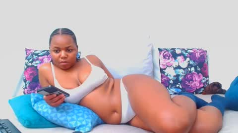 Snapshot of hotsmalltitsx chatting on September 2025 11:07:01 PM hotsmalltitsx online show from September 2025 11:07:01 PM