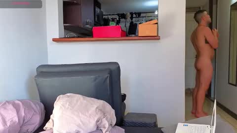 Snapshot of hotstud_999 chatting on November 2025 09:17:02 PM Andres online show from November 2025 09:17:02 PM