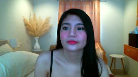 Snapshot of hotsweetangel00 chatting on February 2025 03:23:01 AM Sweet Angel online show from February 2025 03:23:01 AM