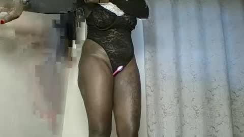 Amalia online show from November 2025 12:44:02 PM