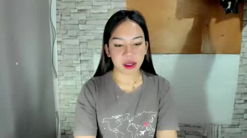 jelaigrande  online show from May 2026 10:28:01 PM