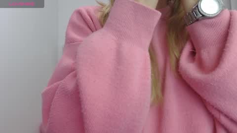 Snapshot of hott_eryka chatting on February 2025 05:59:01 AM Eryka online show from February 2025 05:59:01 AM