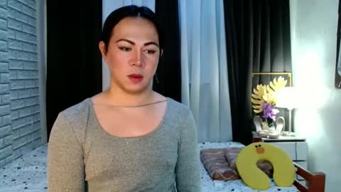 Snapshot of hott_summerr chatting on December 2025 09:16:01 AM Alex Summer online show from December 2025 09:16:01 AM