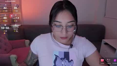 hottbee3645 online show from February 2026 06:41:01 PM