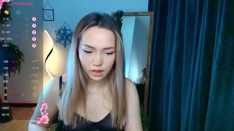 hello Im Eva online show from December 2024 11:44:01 AM