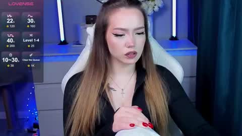 hello Im Eva online show from November 2025 02:37:02 PM