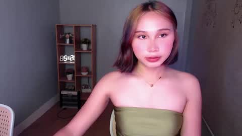 Snapshot of hottest_girl_vivianexx chatting on February 2025 10:37:02 AM online show from February 2025 10:37:02 AM