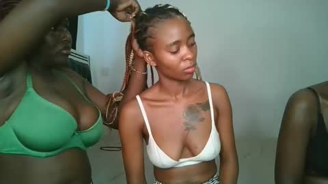 Snapshot of hottie_mistie chatting on April 2026 08:09:02 AM hottie_mistie online show from April 2026 08:09:02 AM