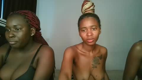 Snapshot of hottie_mistie chatting on May 2026 06:31:02 AM hottie_mistie online show from May 2026 06:31:02 AM