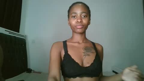 hottie_mistie online show from May 2026 06:20:01 PM
