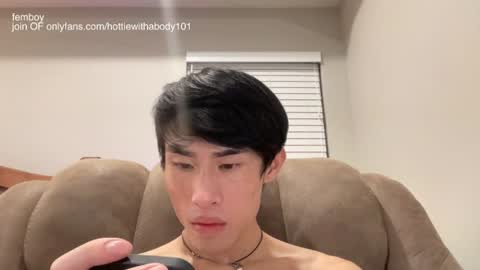 hottiewithabody101 online show from June 2026 01:23:01 PM