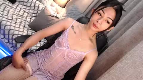 Snapshot of hottmolly100403 chatting on February 2026 12:22:02 AM SCARLET online show from February 2026 12:22:02 AM