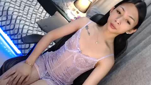 Snapshot of hottmolly100403 chatting on March 2026 07:57:02 AM SCARLET online show from March 2026 07:57:02 AM