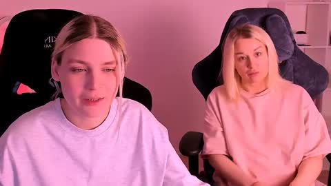 Nessie and Jessie online show from December 2024 06:45:01 AM