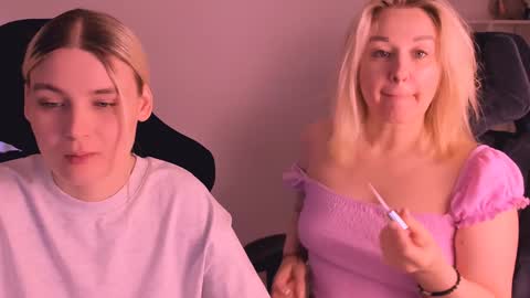 Nessie and Jessie online show from January 2025 01:37:02 PM