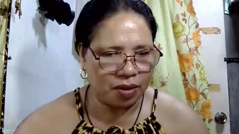 hottycrissy4u online show from June 2026 11:00:01 PM