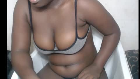 hottylissa1 online show from October 2025 07:00:01 PM