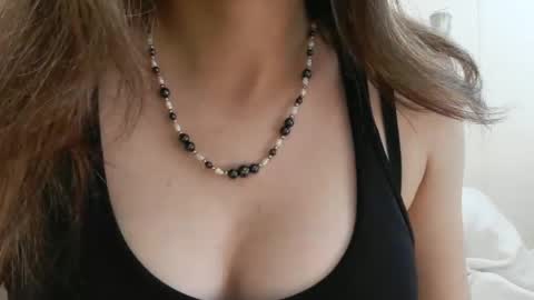 Hotwixx online show from April 2026 07:23:01 AM