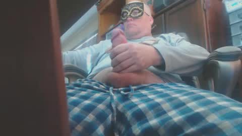 Snapshot of howardtheduc chatting on January 2025 03:41:01 PM Howard817 online show from January 2025 03:41:01 PM