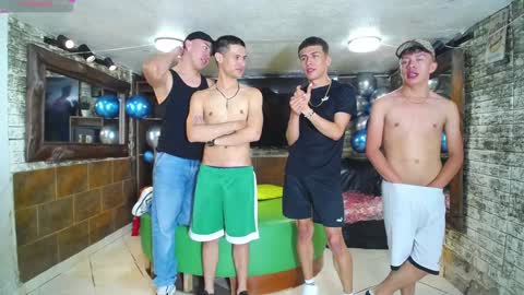 Snapshot of howents chatting on December 2024 12:39:02 AM HOWENTS online show from December 2024 12:39:02 AM