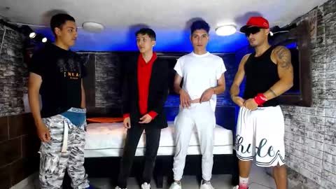 Snapshot of howents chatting on October 2025 02:40:01 PM HOWENTS online show from October 2025 02:40:01 PM