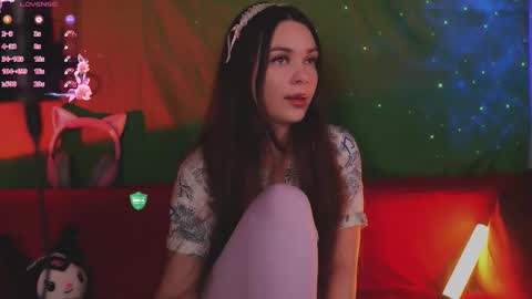 Mia online show from September 2025 05:15:02 PM