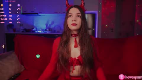 Mia online show from December 2025 05:11:02 PM