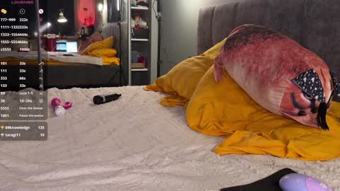 Elizabeth online show from December 2024 11:00:01 PM