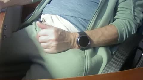 Snapshot of hpeter111 chatting on January 2025 03:57:02 PM Peter online show from January 2025 03:57:02 PM