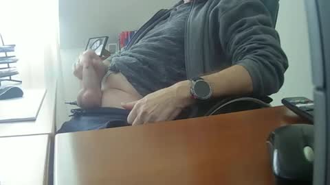 Snapshot of hpeter111 chatting on January 2025 01:38:02 PM Peter online show from January 2025 01:38:02 PM