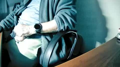 Snapshot of hpeter111 chatting on January 2026 10:48:02 PM Peter online show from January 2026 10:48:02 PM