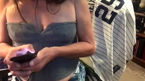 Snapshot of hubertcomberdale chatting on January 2025 11:24:02 PM Hubert Cumberdale online show from January 2025 11:24:02 PM