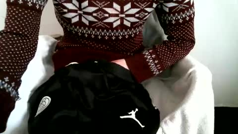 Snapshot of hug_me chatting on February 2026 12:55:01 PM Keanu online show from February 2026 12:55:01 PM