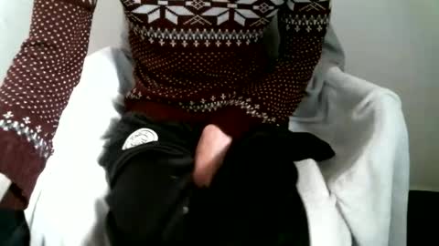 Snapshot of hug_me chatting on February 2026 10:31:02 AM Keanu online show from February 2026 10:31:02 AM