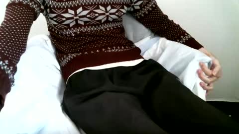 Snapshot of hug_me chatting on February 2026 01:59:01 PM Keanu online show from February 2026 01:59:01 PM