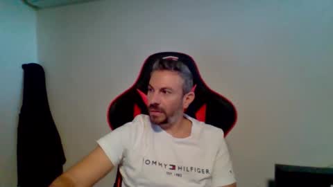 Snapshot of huge__cumshot chatting on October 2025 07:41:01 AM huge__cumshot online show from October 2025 07:41:01 AM