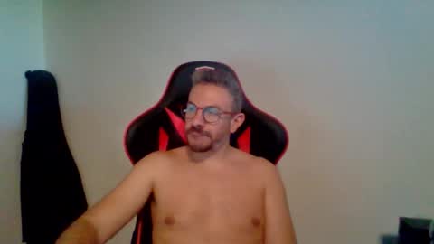 Snapshot of huge__cumshot chatting on November 2025 12:51:02 PM huge__cumshot online show from November 2025 12:51:02 PM