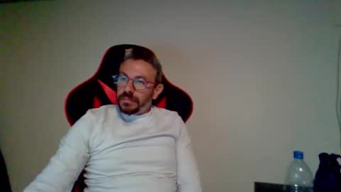 Snapshot of huge__cumshot chatting on January 2026 04:56:02 PM huge__cumshot online show from January 2026 04:56:02 PM