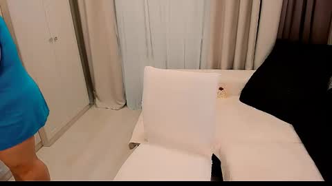 Snapshot of huge_booobs chatting on September 2025 07:06:02 PM milli online show from September 2025 07:06:02 PM