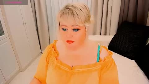 Snapshot of huge_booobs chatting on December 2025 06:35:02 PM milli online show from December 2025 06:35:02 PM