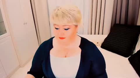 Snapshot of huge_booobs chatting on January 2026 12:40:02 PM milli online show from January 2026 12:40:02 PM