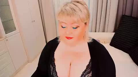 Snapshot of huge_booobs chatting on February 2026 07:16:02 AM milli online show from February 2026 07:16:02 AM