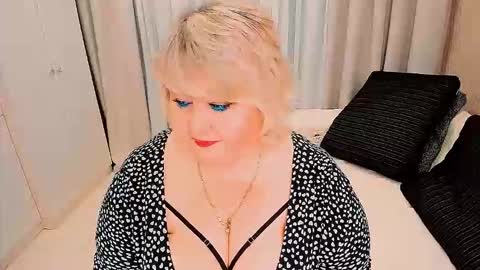 Snapshot of huge_booobs chatting on March 2026 05:33:02 AM milli online show from March 2026 05:33:02 AM