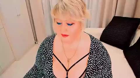 Snapshot of huge_booobs chatting on March 2026 06:56:02 PM milli online show from March 2026 06:56:02 PM