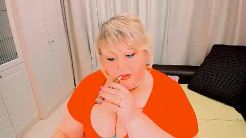 Snapshot of huge_booobs chatting on March 2026 08:15:01 PM milli online show from March 2026 08:15:01 PM