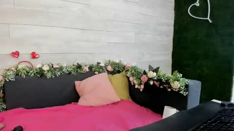 Erin online show from February 2025 09:13:02 AM