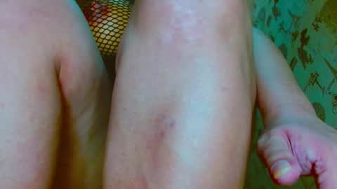 Snapshot of hugecockexploaderr chatting on December 2024 09:52:02 PM Bella online show from December 2024 09:52:02 PM