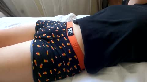 HugeCumshots online show from January 2025 10:01:01 PM